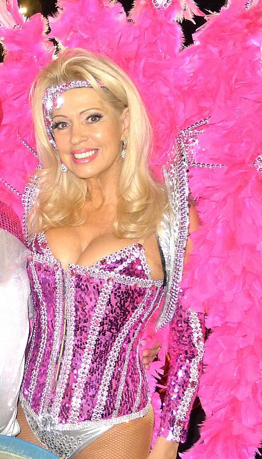 Μπορείτε να κάνετε μόνοι σας το Μακιγιάζ Showgirl του Λας Βέγκας