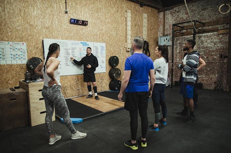 Το CrossFit συνεπάγεται συνήθως αλλαγή ρουτίνας προκειμένου να μεγιστοποιηθεί η προπόνηση που παίρνει