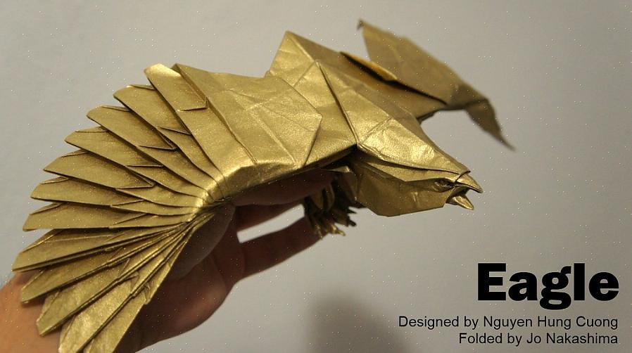 Ο αετός origami απαιτεί τη βάση βάτραχου καθώς