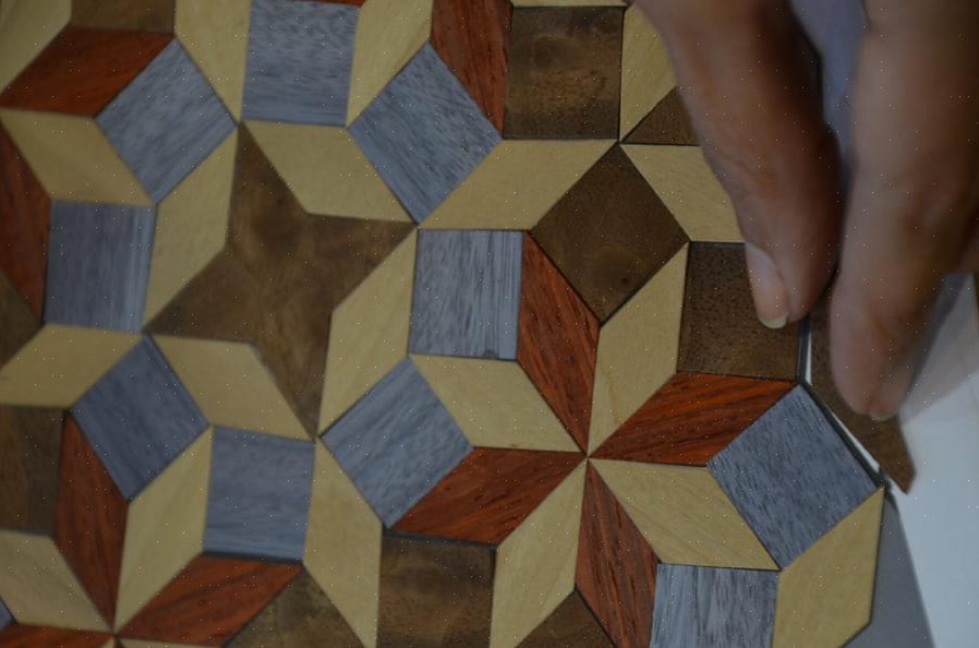 Το Marquetry είναι μια μορφή τέχνης που χρησιμοποιεί το ξύλο για να κάνει εικόνες που υπερτίθενται