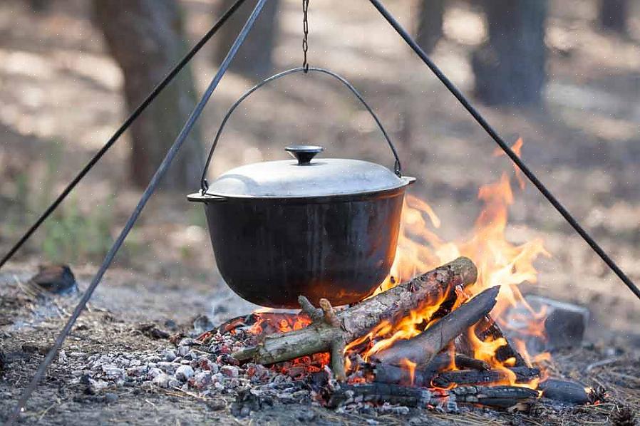 Συνδέστε τη λαβή του ολλανδικού φούρνου στο άγκιστρο S στην έκταση της αλυσίδας για το τελικό βήμα