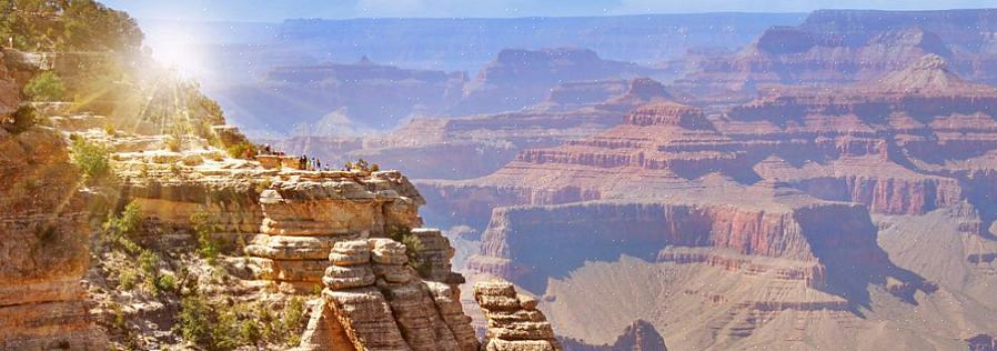 Περιηγήσεις με ελικόπτερο αναχωρούν από το Boulder City