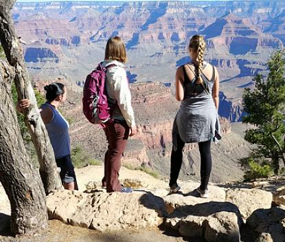 Η λίστα με τους τρόπους για να δείτε το Grand Canyon προσφέρει μια ποικιλία από διασκεδαστικές εμπειρίες