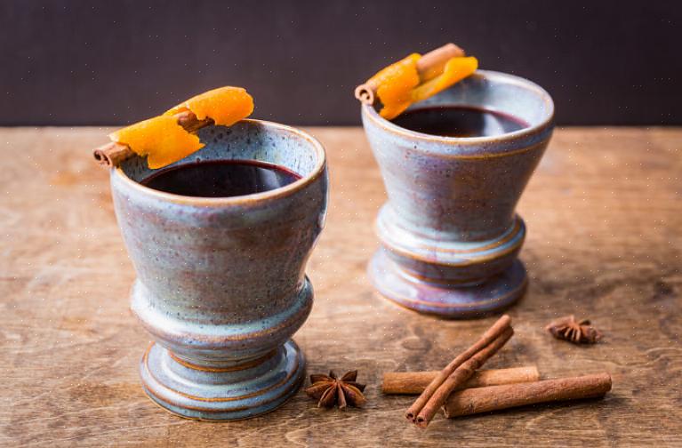 Το Gluhwein είναι ένα ποτό από κρασί που θερμαίνεται