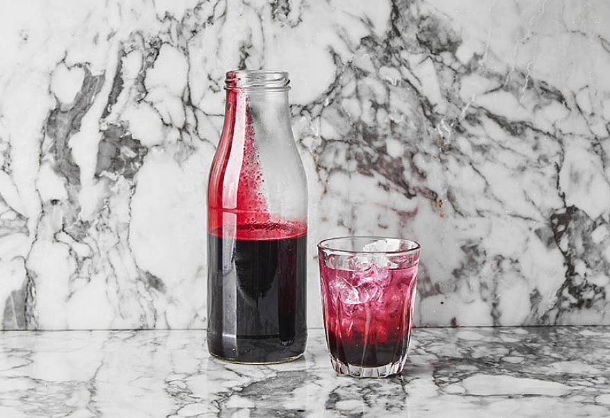 Το Blackcurrant Cordial είναι ένα υπέροχο κορδόνι που μπορεί να προστεθεί σε οποιοδήποτε ποτό για γεύση