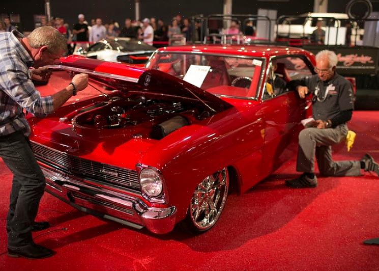 Η δημοπρασία κλασικού αυτοκινήτου Barrett-Jackson πραγματοποιείται κάθε χρόνο τον Ιανουάριο