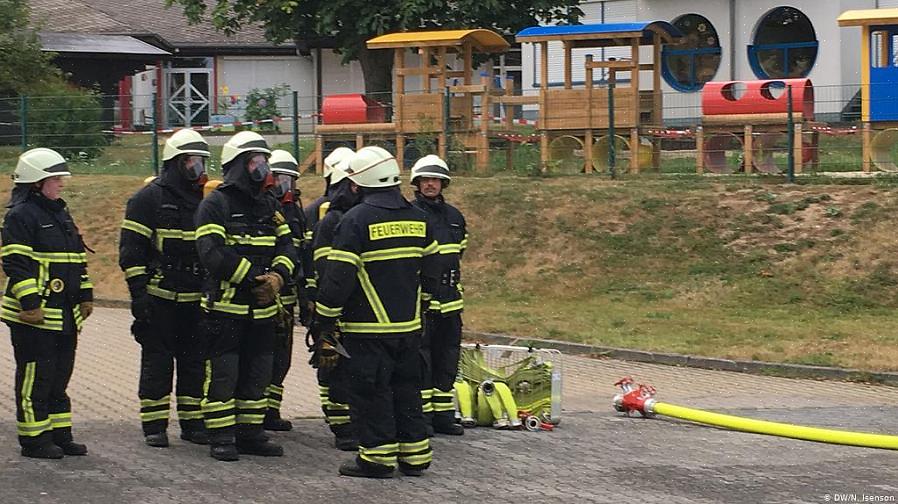 Δεν απαιτούν όλες οι πυροσβεστικές υπηρεσίες εκπαίδευση πέραν του πτυχίου γυμνασίου